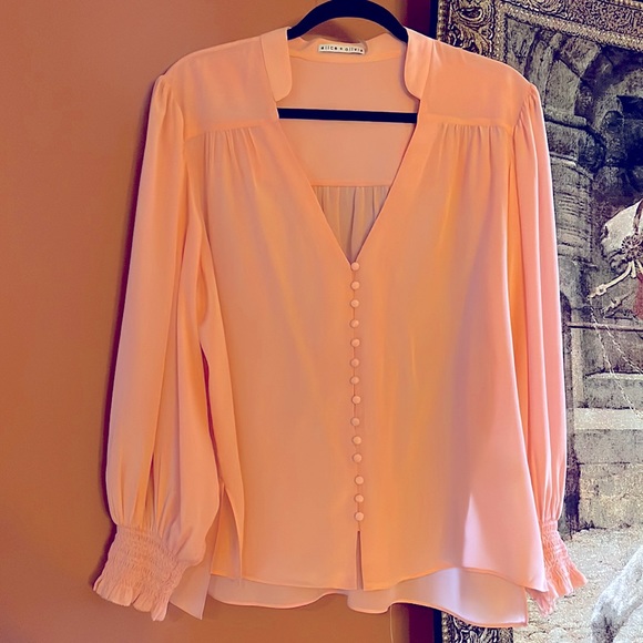 Alice + Olivia Tops - Alice + Olivia silk blouse